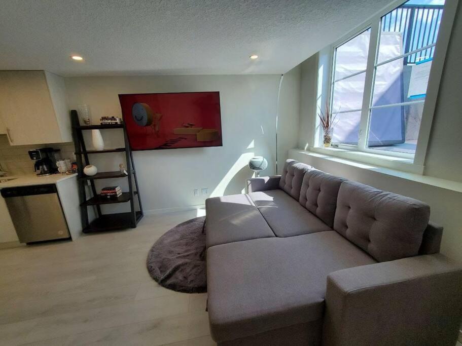 شقة Cozy Rockland Park Unit+Parking YYC المظهر الخارجي الصورة