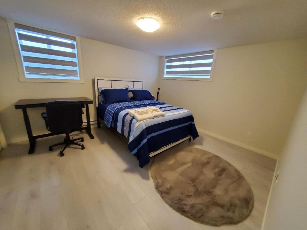 شقة Cozy Rockland Park Unit+Parking YYC المظهر الخارجي الصورة