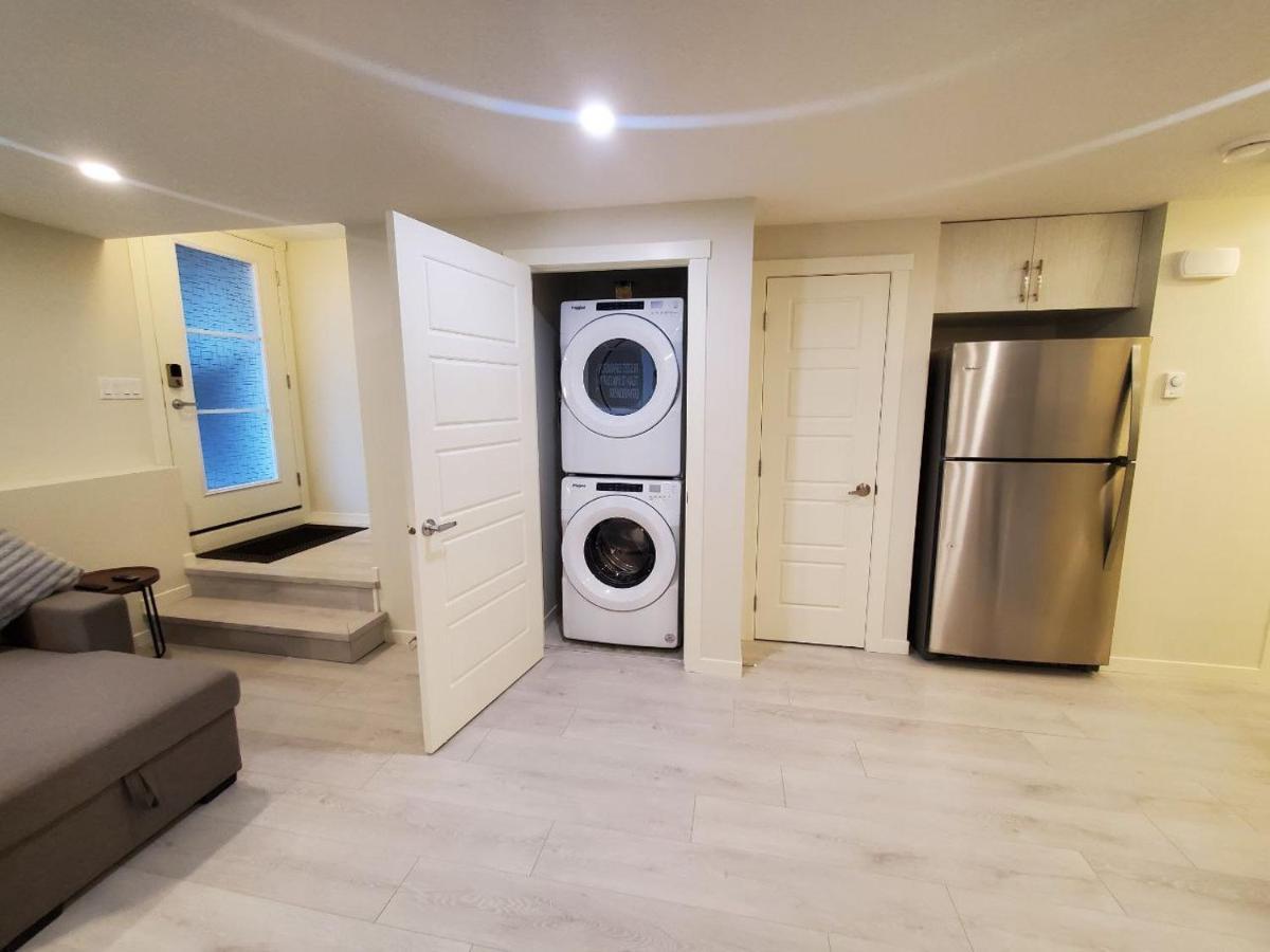 شقة Cozy Rockland Park Unit+Parking YYC المظهر الخارجي الصورة