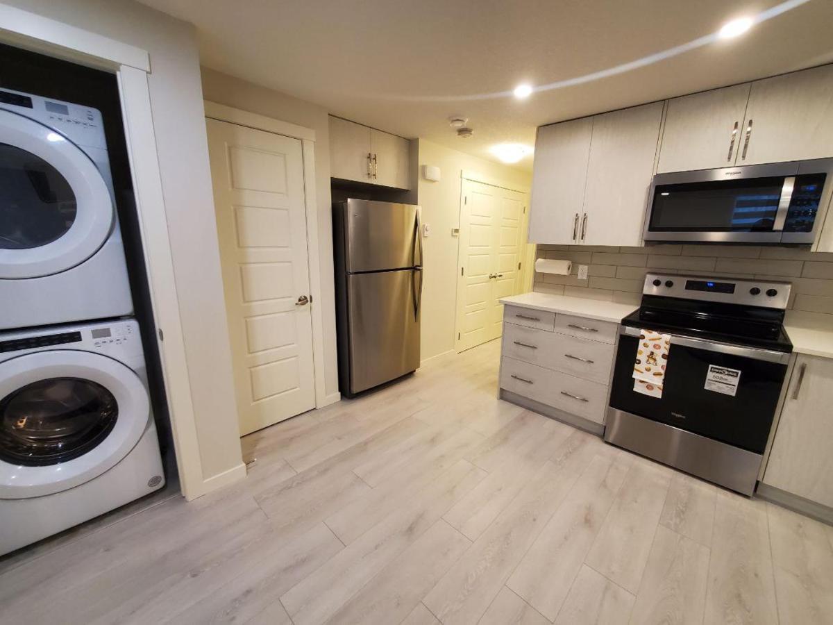شقة Cozy Rockland Park Unit+Parking YYC المظهر الخارجي الصورة