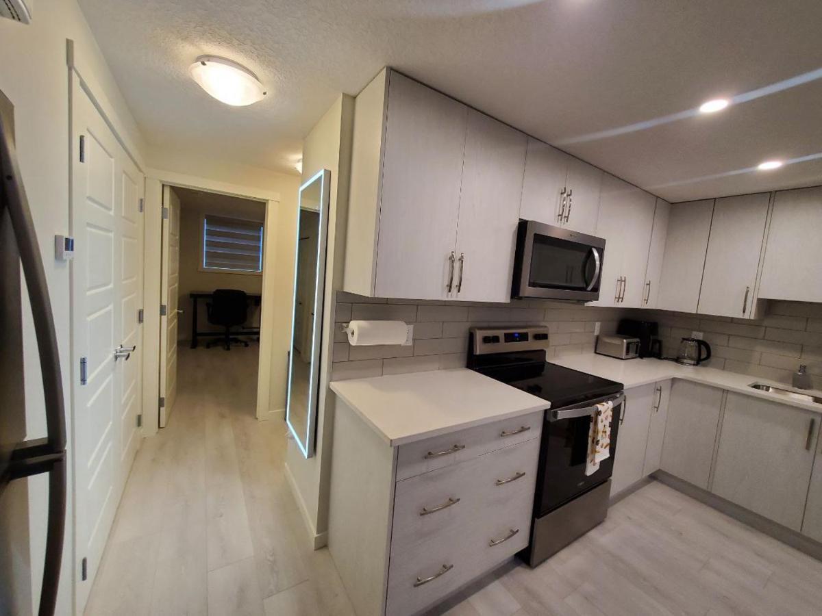 شقة Cozy Rockland Park Unit+Parking YYC المظهر الخارجي الصورة