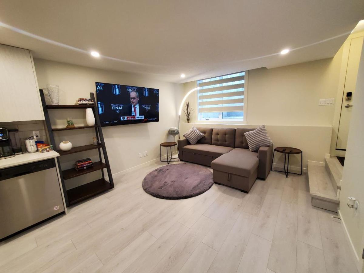 شقة Cozy Rockland Park Unit+Parking YYC المظهر الخارجي الصورة
