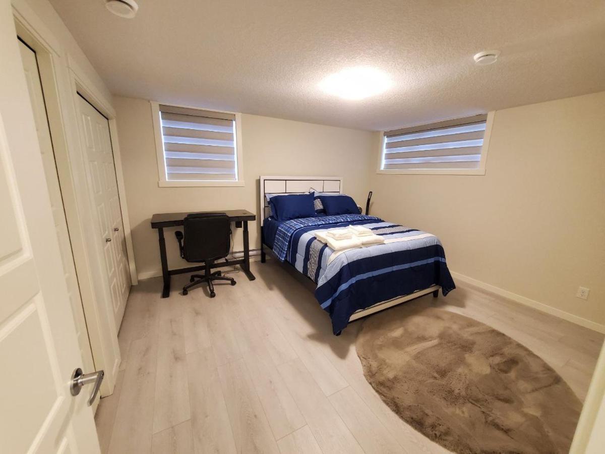 شقة Cozy Rockland Park Unit+Parking YYC المظهر الخارجي الصورة