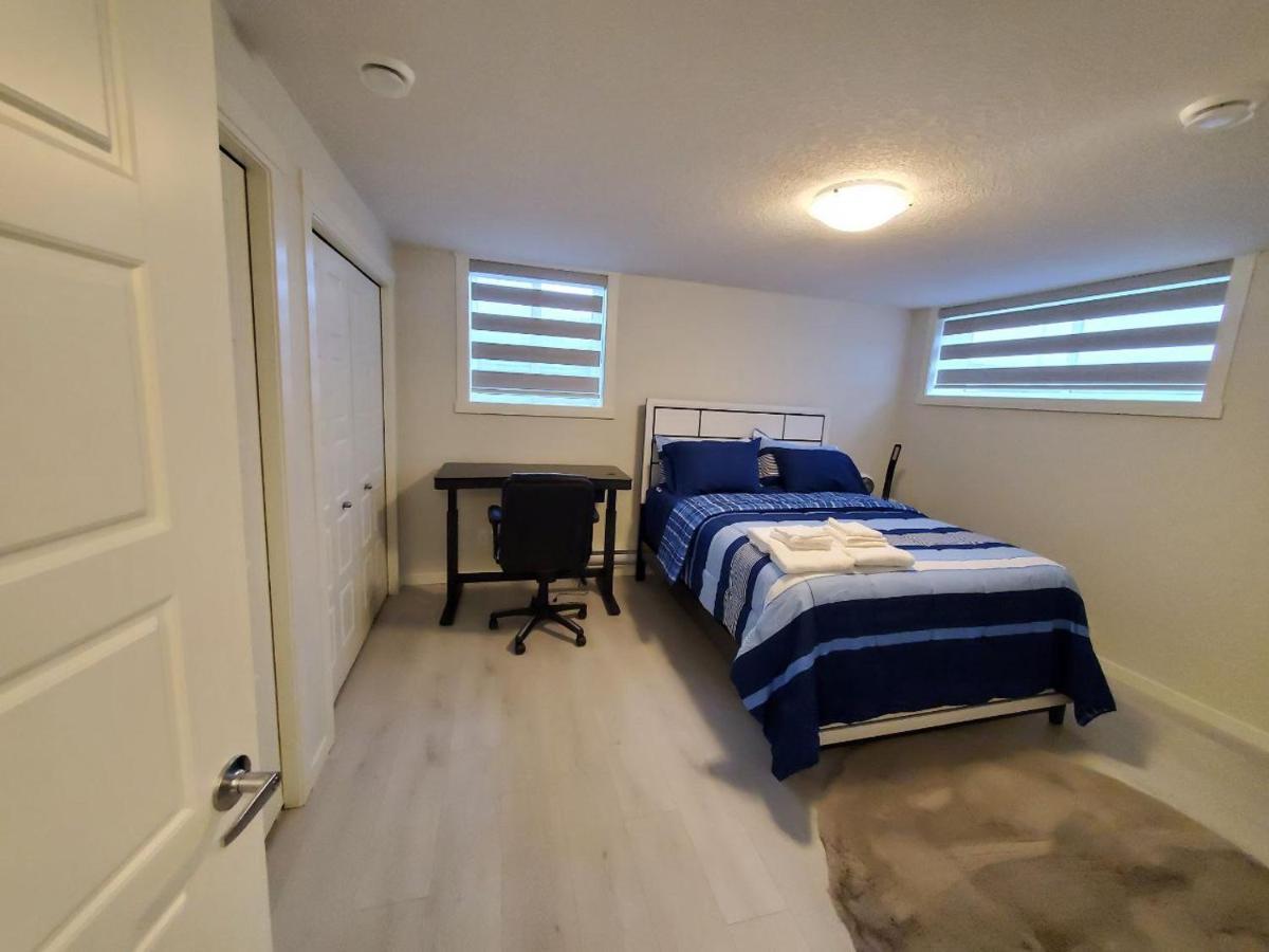 شقة Cozy Rockland Park Unit+Parking YYC المظهر الخارجي الصورة