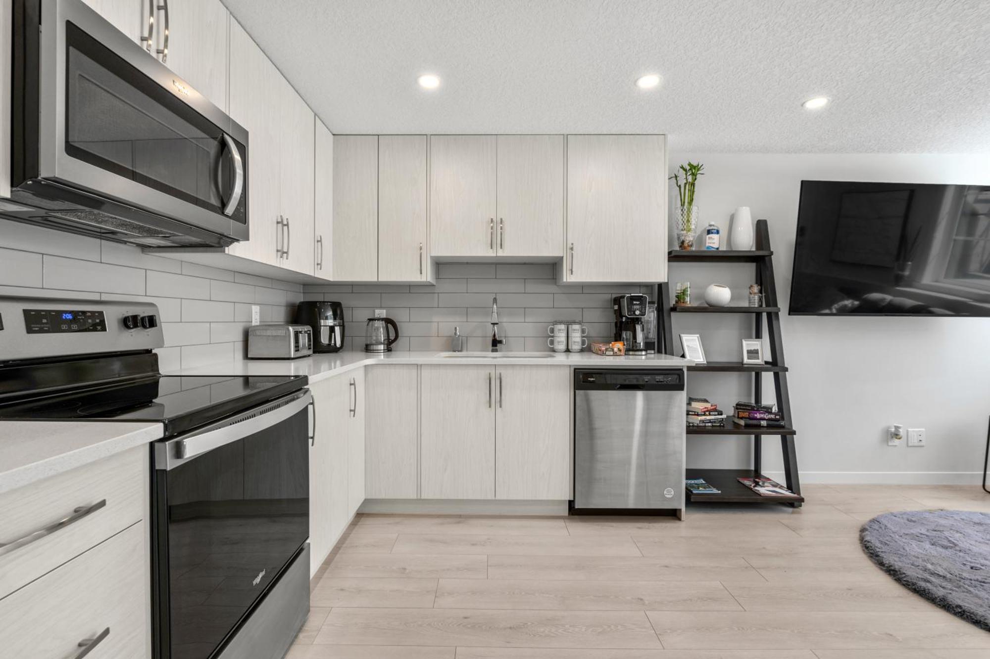 شقة Cozy Rockland Park Unit+Parking YYC المظهر الخارجي الصورة