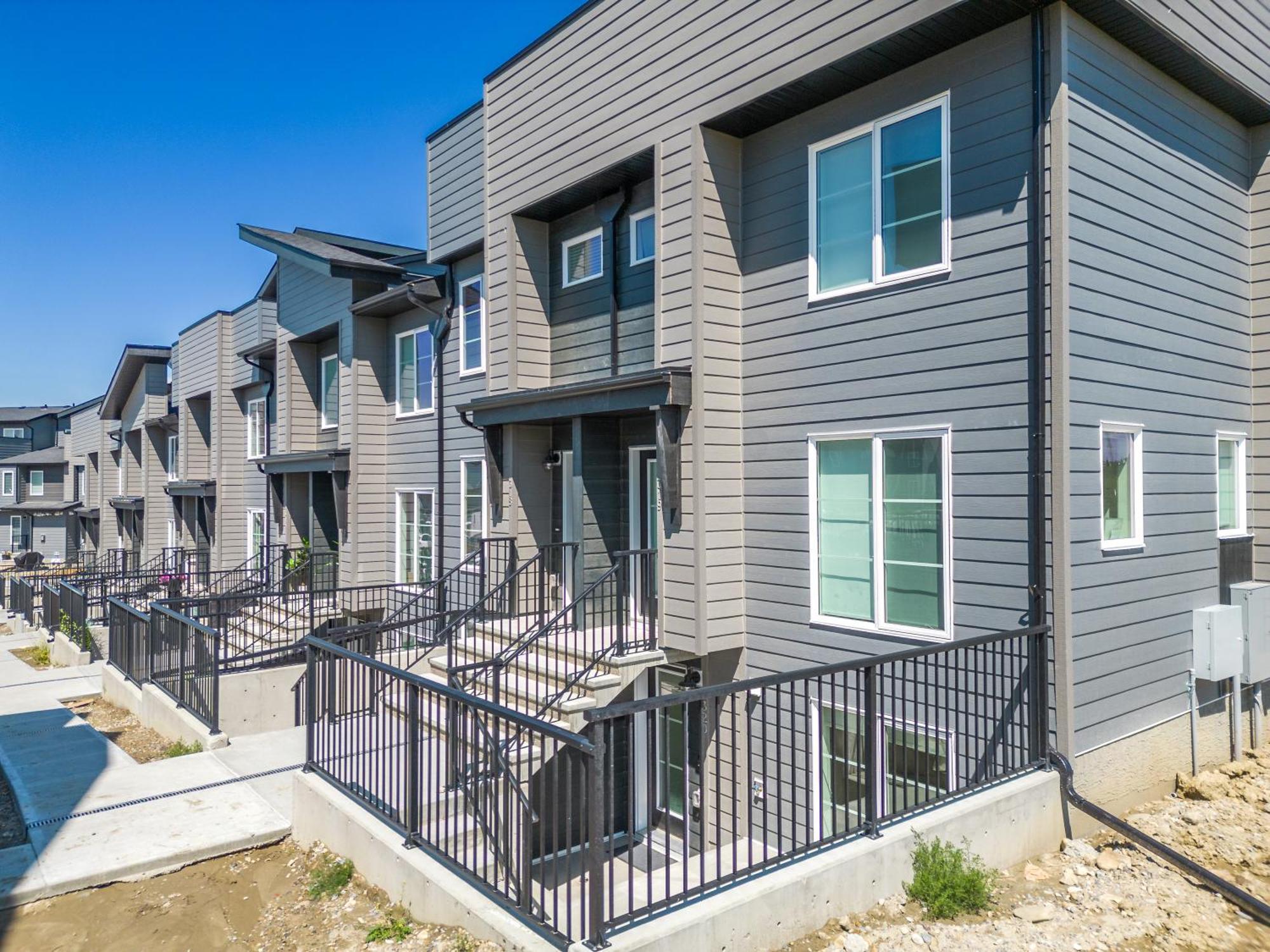 شقة Cozy Rockland Park Unit+Parking YYC المظهر الخارجي الصورة