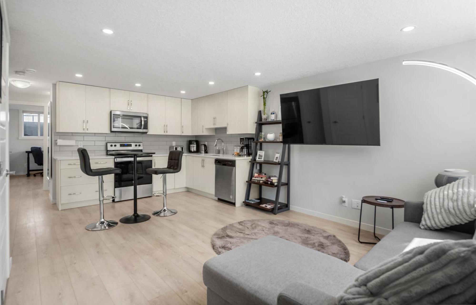 شقة Cozy Rockland Park Unit+Parking YYC المظهر الخارجي الصورة