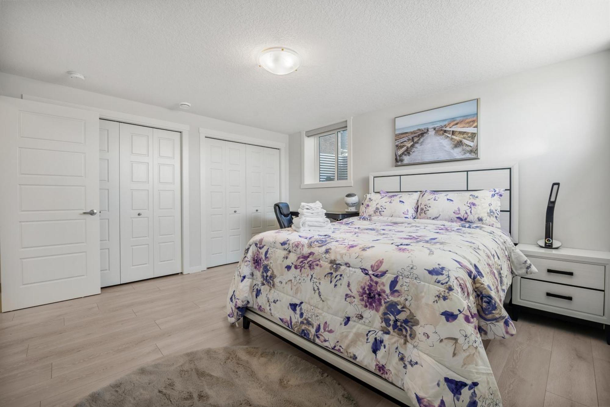 شقة Cozy Rockland Park Unit+Parking YYC المظهر الخارجي الصورة